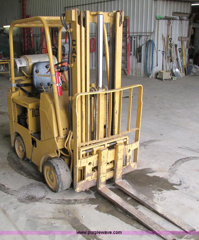 image for item I4147 Caterpillar TC30 forklift