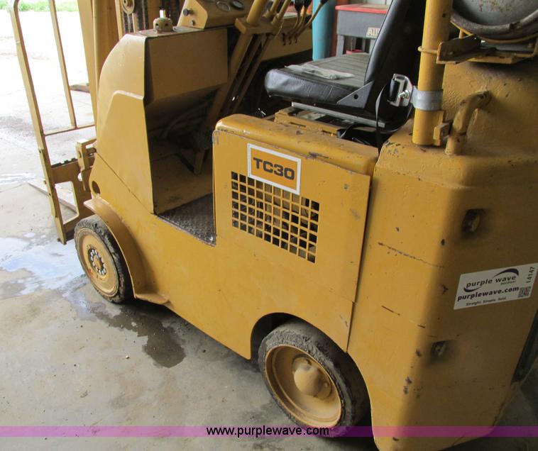 image for item I4147 Caterpillar TC30 forklift