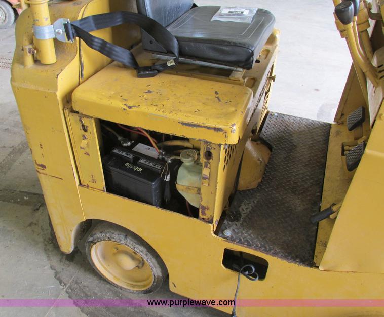 image for item I4147 Caterpillar TC30 forklift