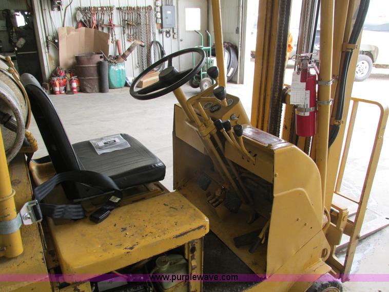 image for item I4147 Caterpillar TC30 forklift