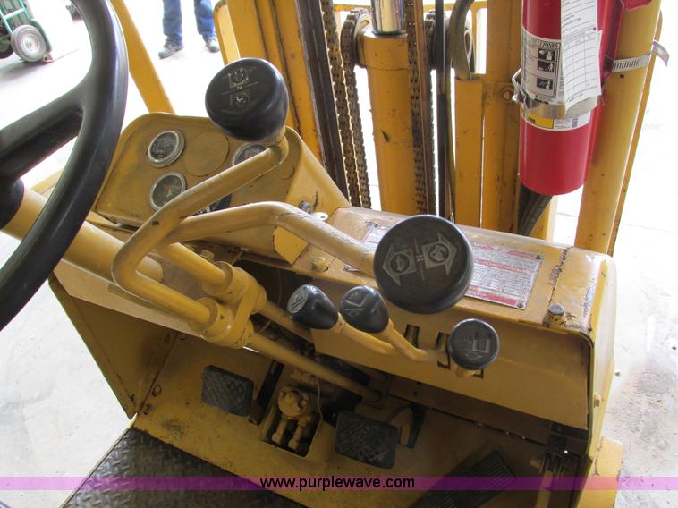 image for item I4147 Caterpillar TC30 forklift