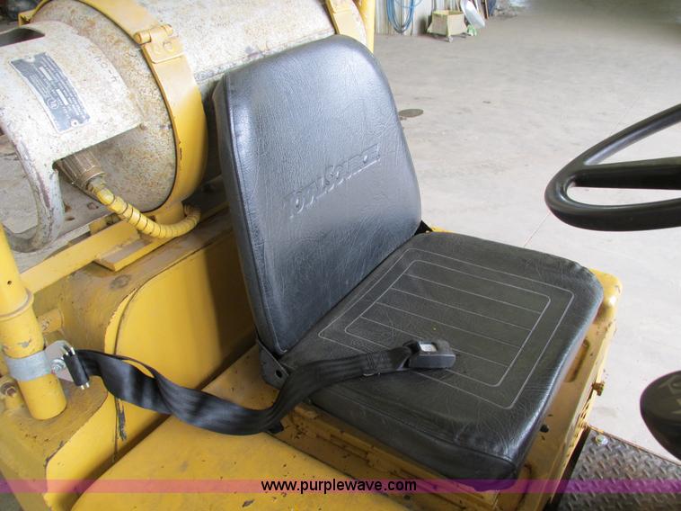 image for item I4147 Caterpillar TC30 forklift