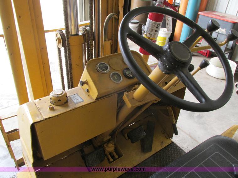 image for item I4147 Caterpillar TC30 forklift