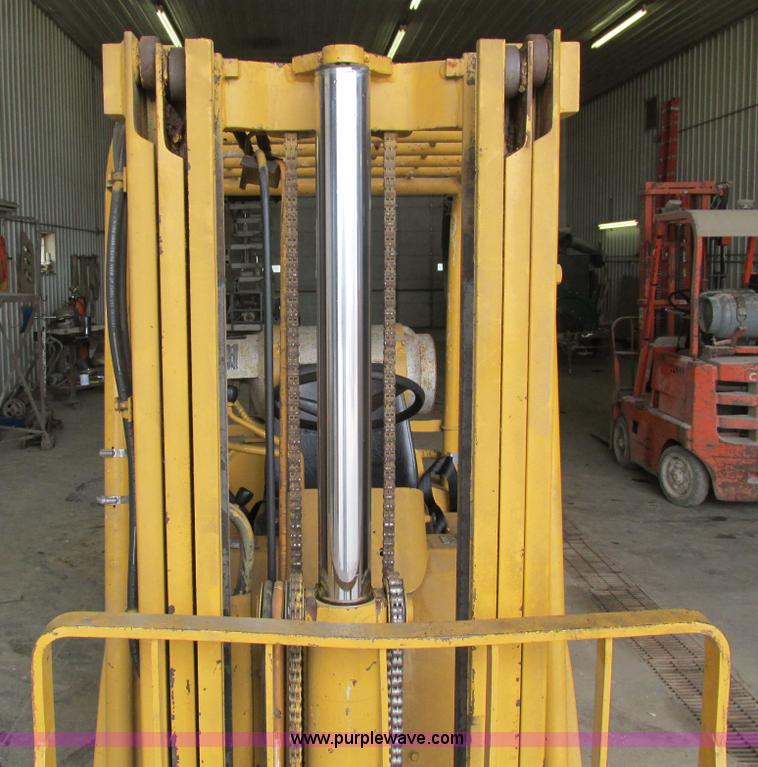 image for item I4147 Caterpillar TC30 forklift