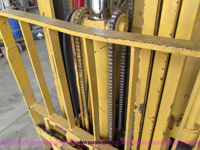 image for item I4147 Caterpillar TC30 forklift