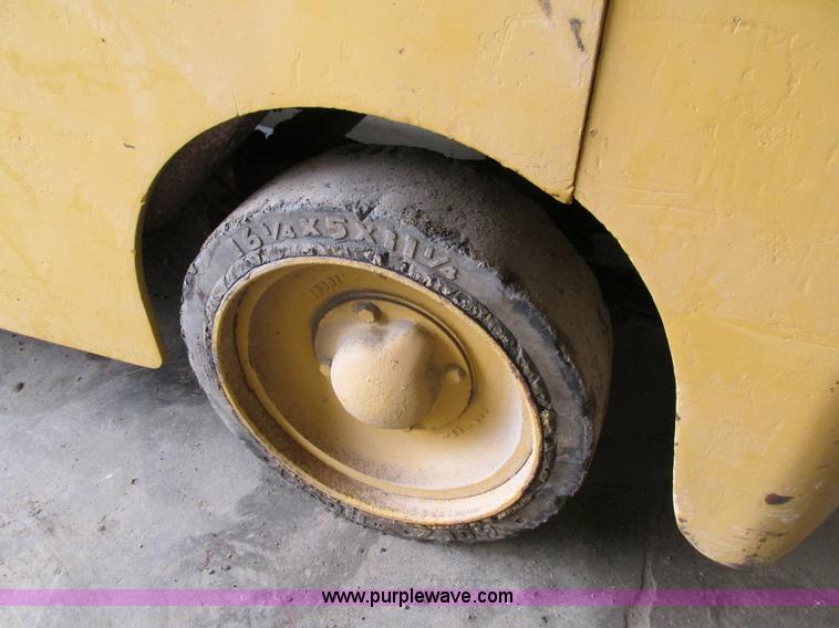 image for item I4147 Caterpillar TC30 forklift