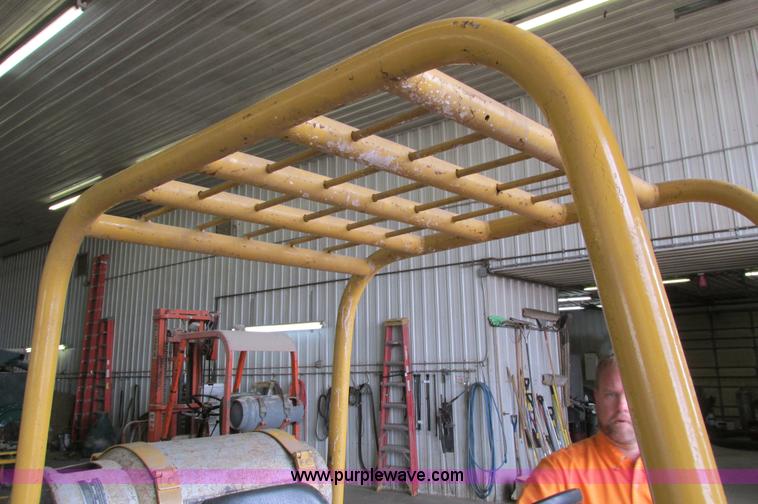 image for item I4147 Caterpillar TC30 forklift