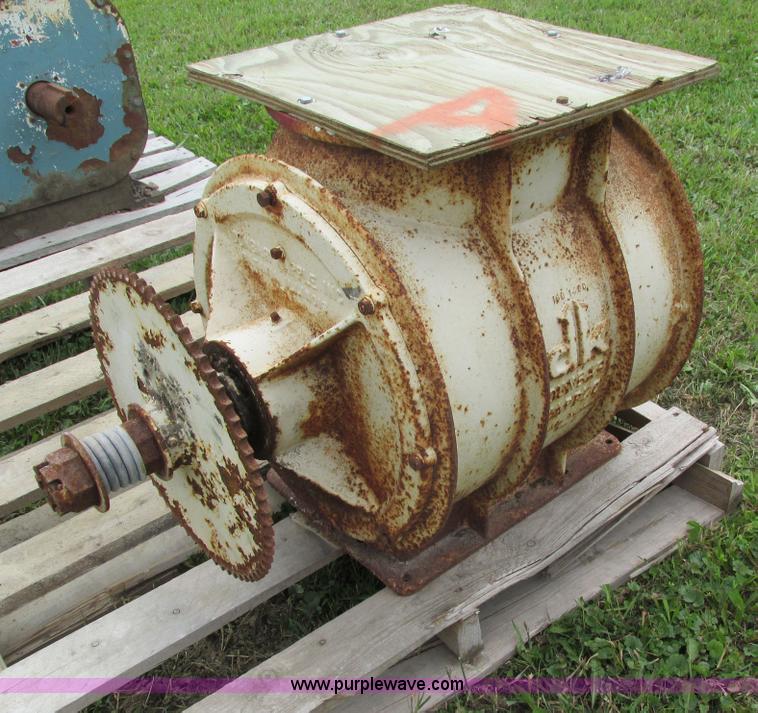 image for item I4149 (3) blower/compressors