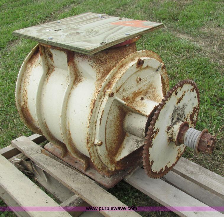 image for item I4149 (3) blower/compressors