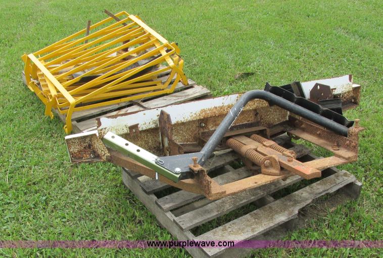 image for item I4150 Assorted items