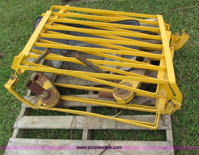 image for item I4150 Assorted items