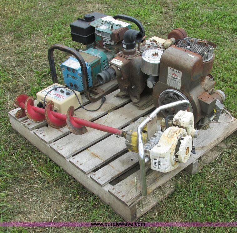 image for item I4151 Assorted items