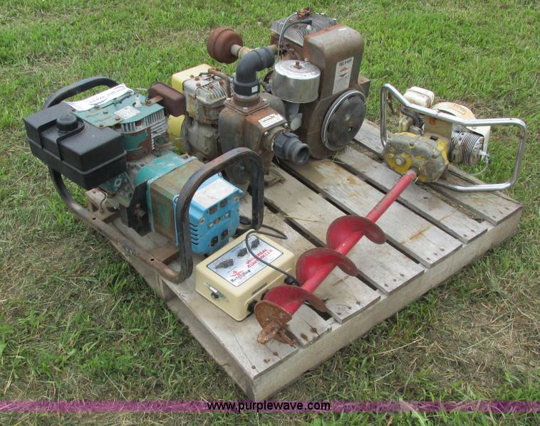 image for item I4151 Assorted items