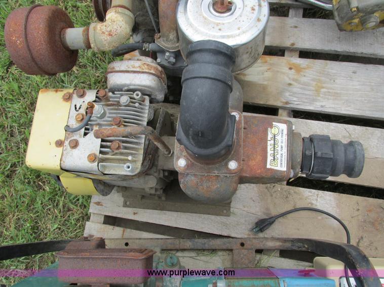 image for item I4151 Assorted items