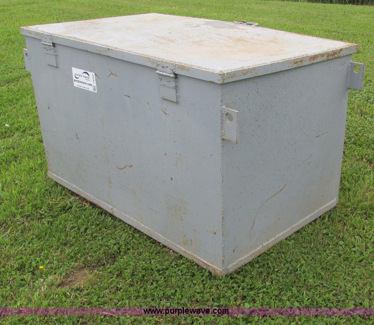 image for item I4152 Jobox storage chest