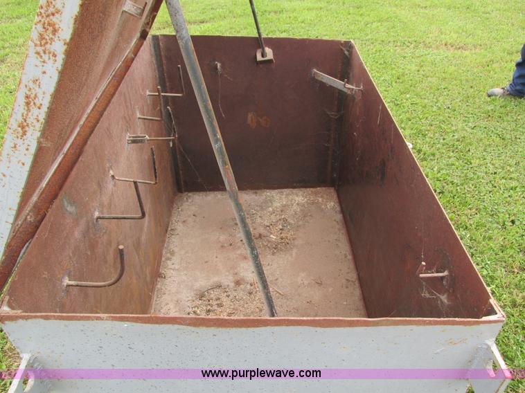 image for item I4152 Jobox storage chest