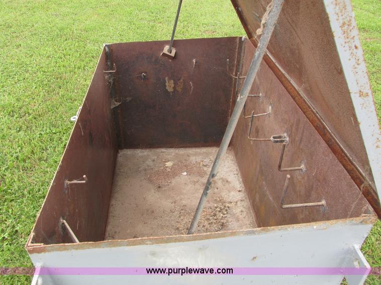 image for item I4152 Jobox storage chest