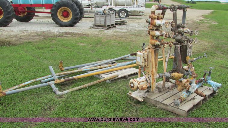 image for item I4153 Assorted valves and pipe