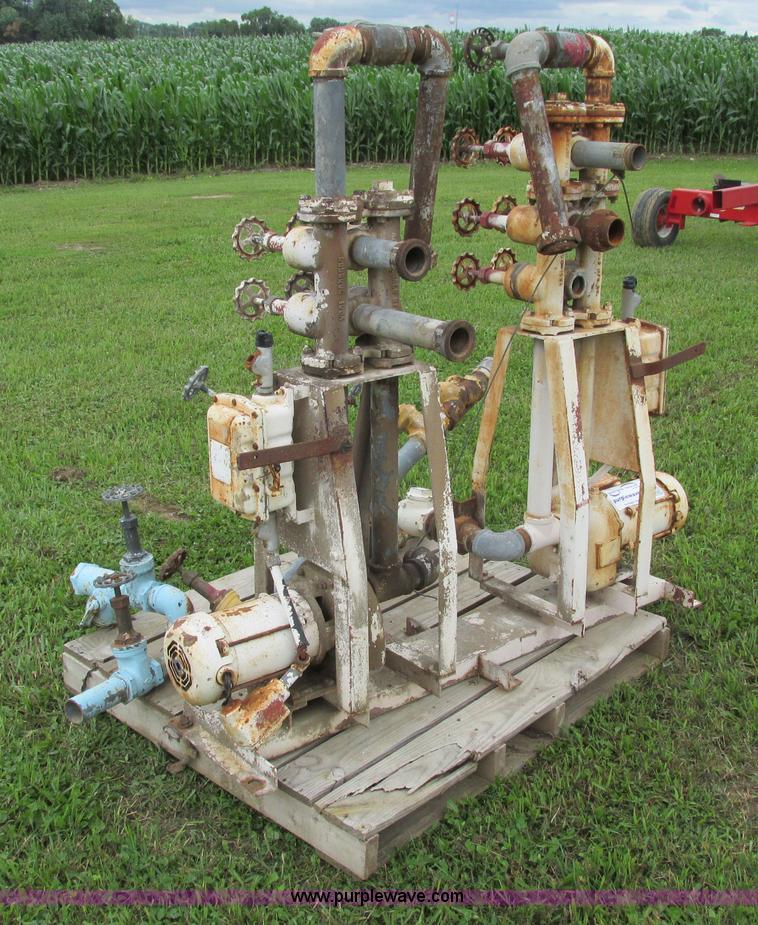 image for item I4153 Assorted valves and pipe