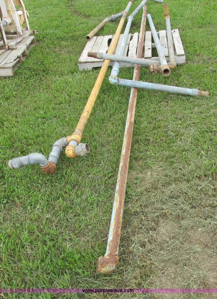 image for item I4153 Assorted valves and pipe