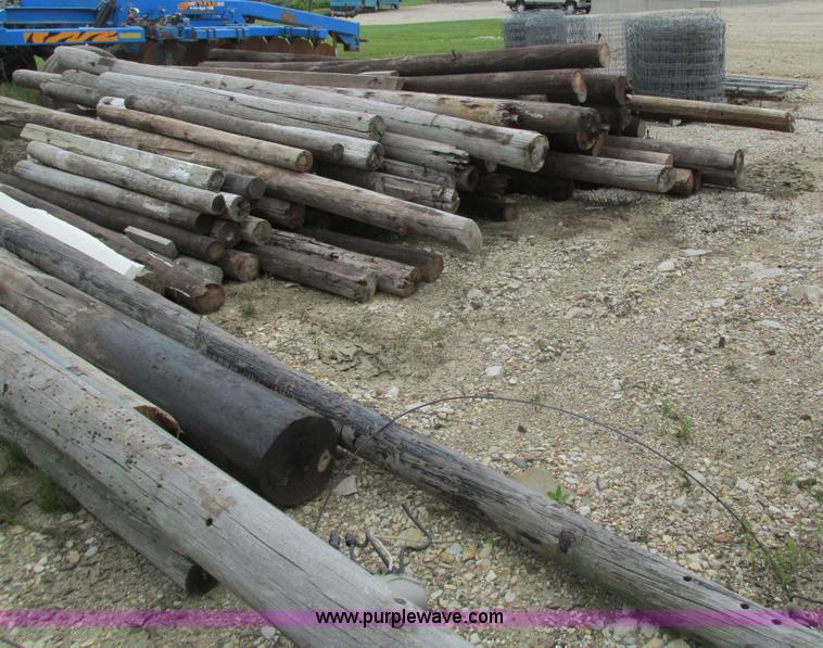 image for item I4157 (4) rolls of wire fence