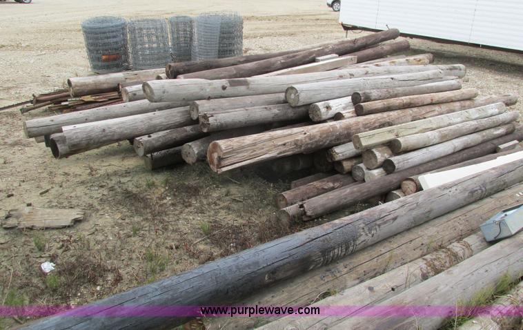 image for item I4157 (4) rolls of wire fence
