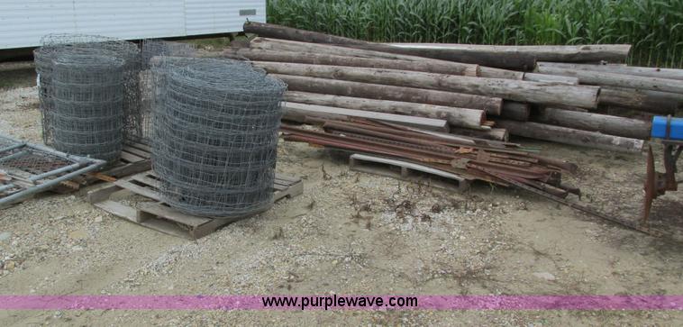 image for item I4157 (4) rolls of wire fence
