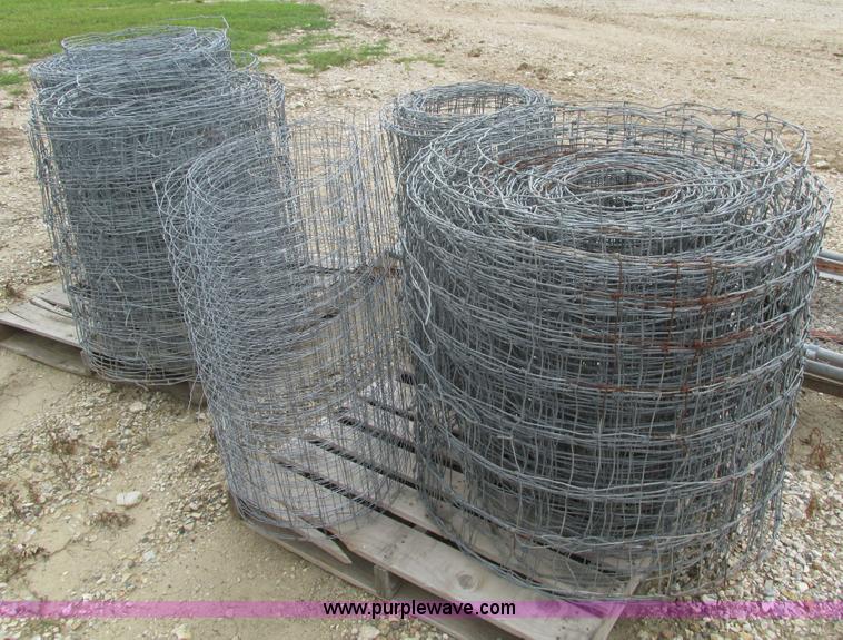 image for item I4157 (4) rolls of wire fence