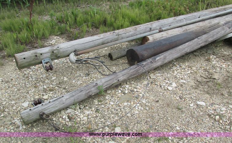 image for item I4157 (4) rolls of wire fence