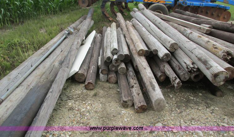 image for item I4157 (4) rolls of wire fence