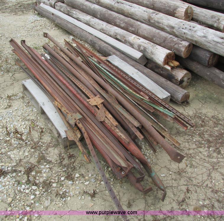 image for item I4157 (4) rolls of wire fence