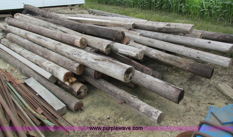 image for item I4157 (4) rolls of wire fence