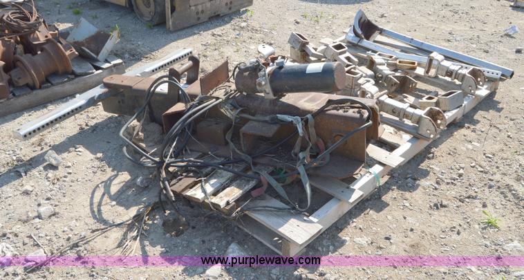 image for item I4668 Hydraulic tow hitch