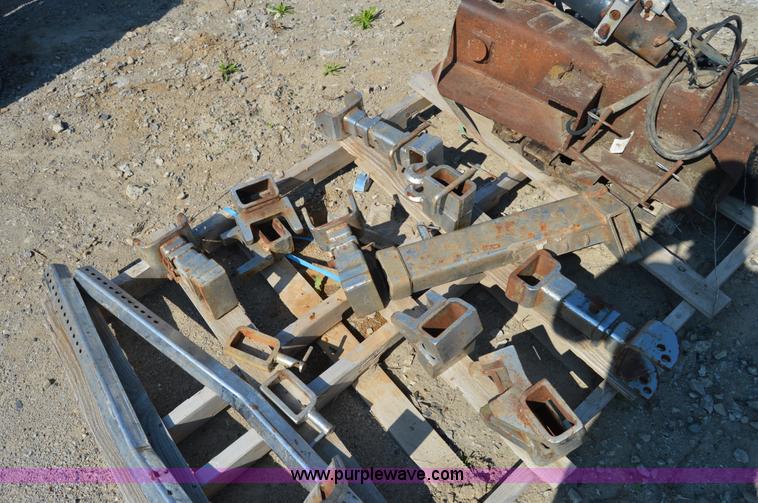 image for item I4668 Hydraulic tow hitch