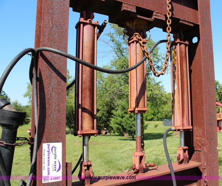 image for item J1097 *Rock crusher