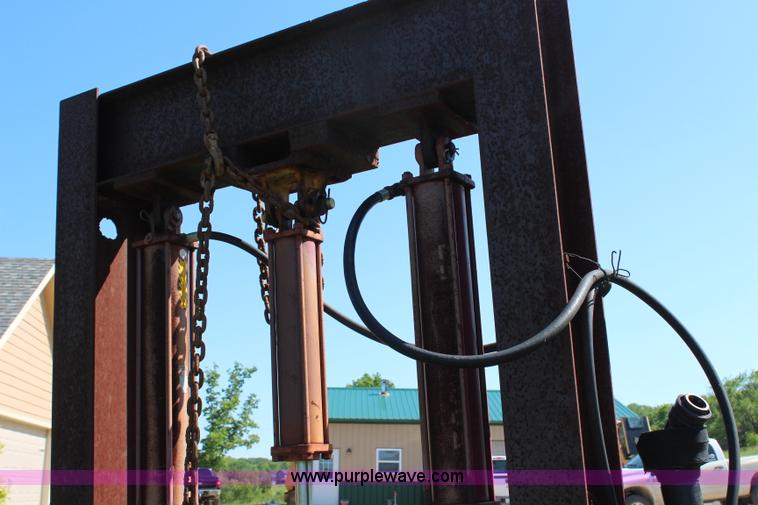 image for item J1097 *Rock crusher