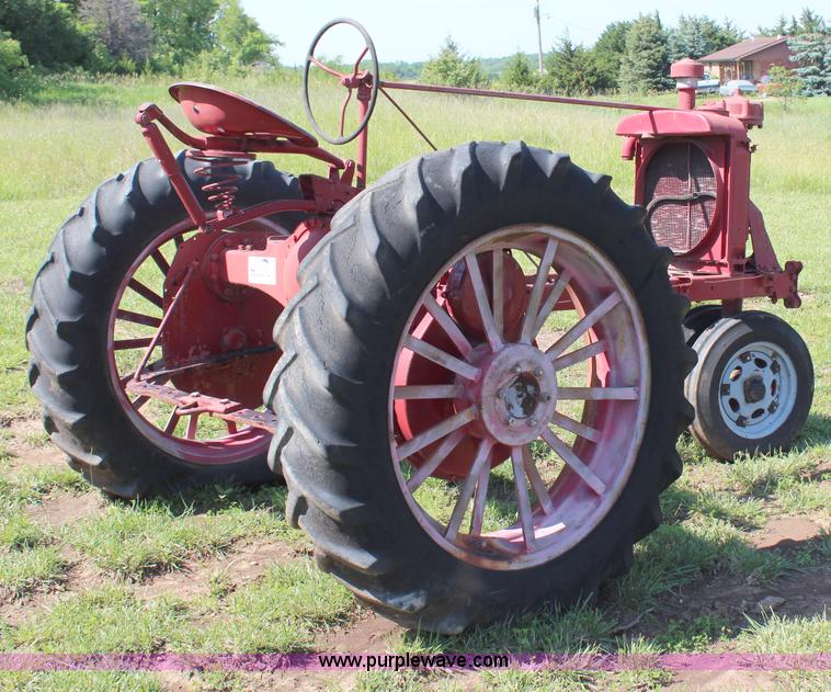 image for item J1098 Farmall F-20 tractor