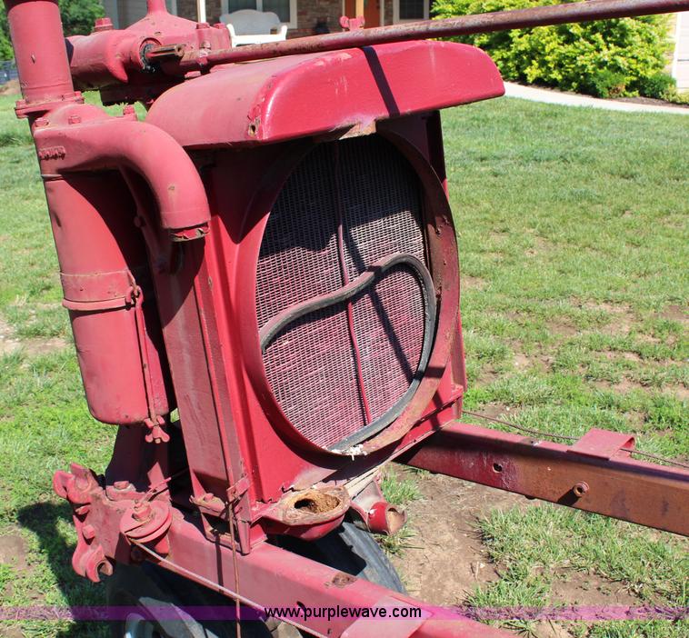 image for item J1098 Farmall F-20 tractor