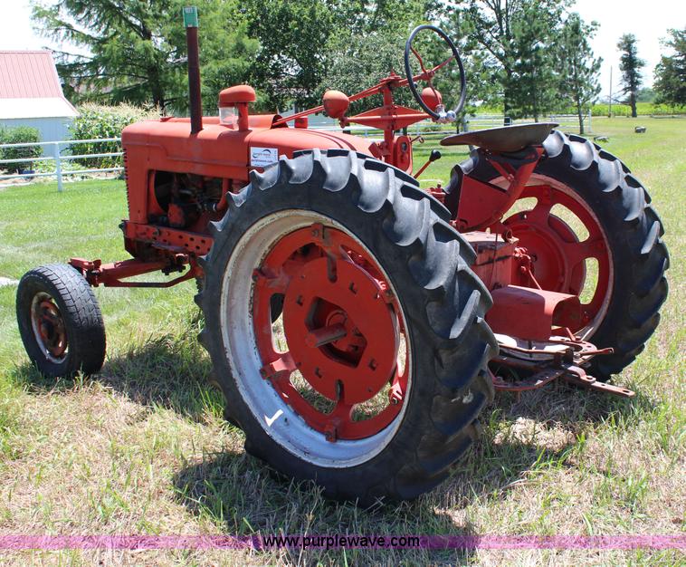 image for item J1115 1947 Farmall H tractor
