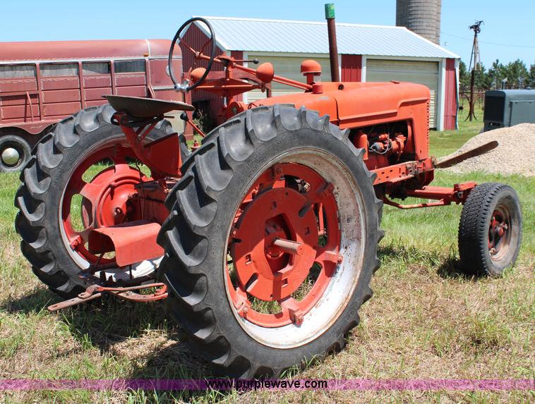image for item J1115 1947 Farmall H tractor