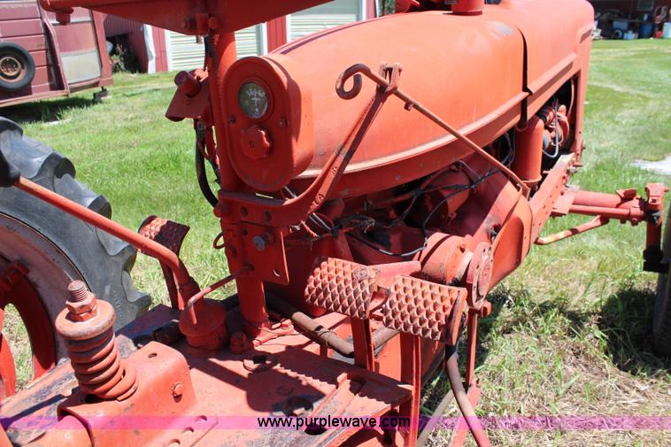 image for item J1115 1947 Farmall H tractor