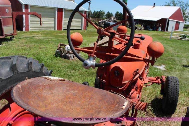 image for item J1115 1947 Farmall H tractor
