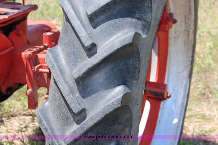 image for item J1115 1947 Farmall H tractor