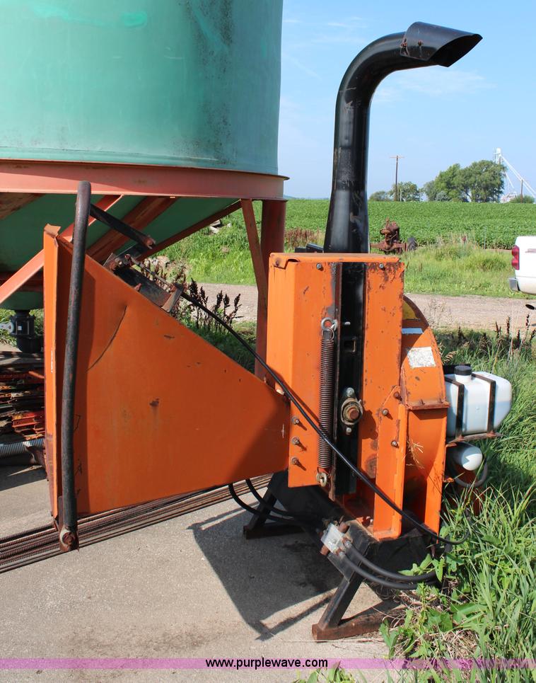 image for item J1143 Bear Cat 72854 wood chipper