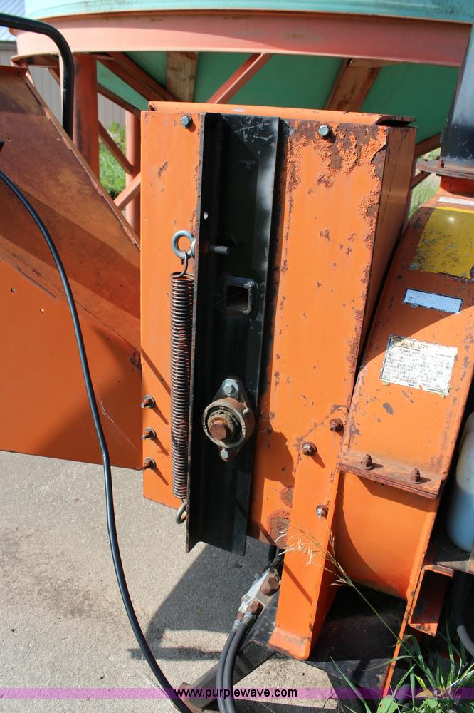 image for item J1143 Bear Cat 72854 wood chipper