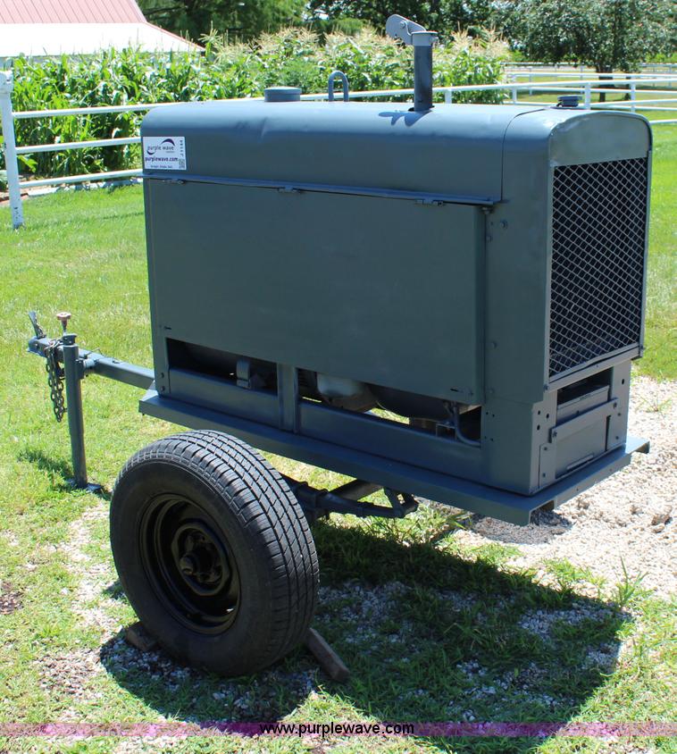 image for item J1144 Lincoln SA200 welder