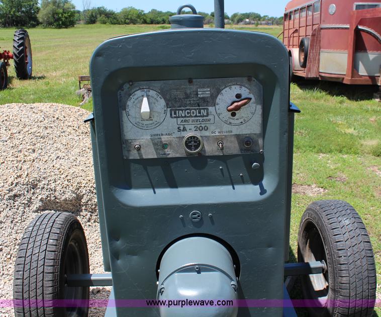image for item J1144 Lincoln SA200 welder