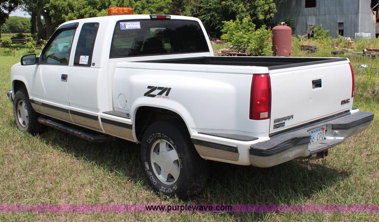 image for item J1159 1998 GMC Sierra 1500 Z71 Ext. Cab pickup truck