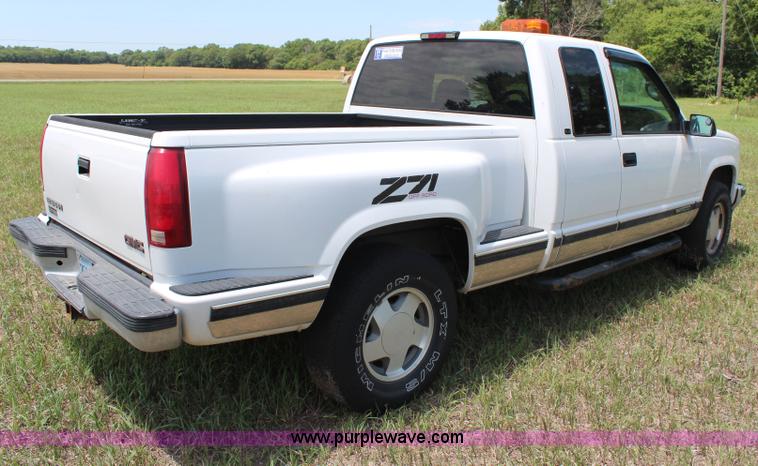 image for item J1159 1998 GMC Sierra 1500 Z71 Ext. Cab pickup truck