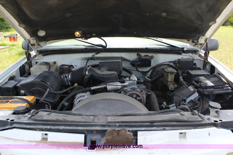 image for item J1159 1998 GMC Sierra 1500 Z71 Ext. Cab pickup truck